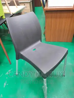 Comfy Study Chair With Steel Legs