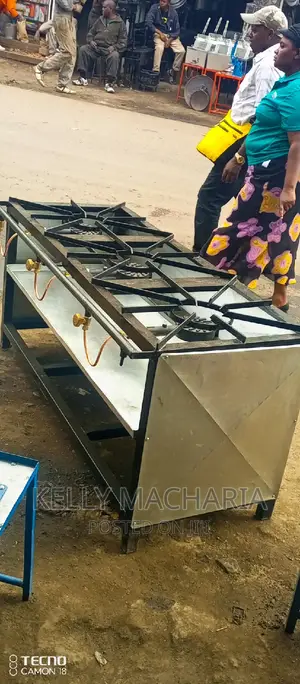 Closed Three Burner Gas Grill Jikos