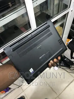 New Laptop Dell Latitude 3189 4GB Intel Core i5 HDD 500GB