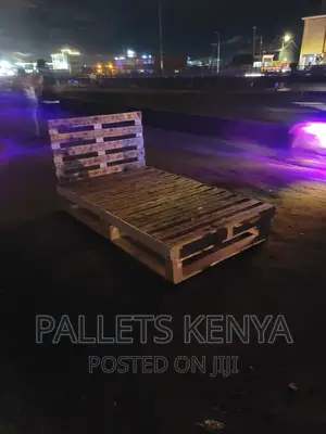 4*6 Pallet Bed- Detachable and Blazed Pallet Bed, (EN#007)