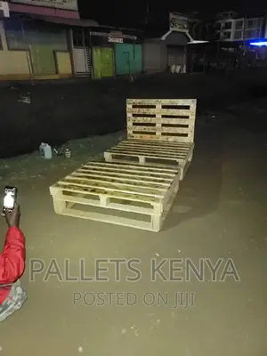 Pallet Bed- 4*6 Detachable and Blazed Pallet Bed. (EN#6R,02)