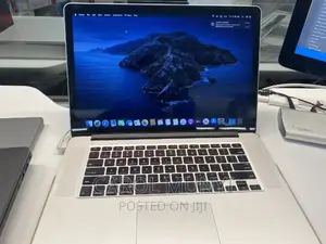 New Laptop Apple MacBook 2012 8GB Intel Core i5 SSD 256GB