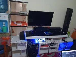 Morden Wooden TV Stand With Flowers Stand Plus LED Lights