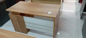 Executive Imported Office Desk 1.4 MTRS