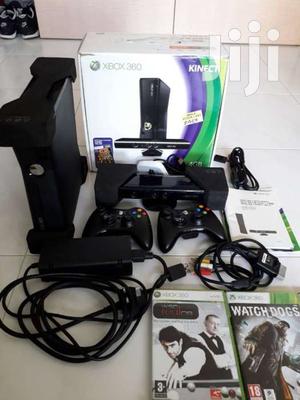 Complete Xbox 360 With 1 Pads and 15 Games