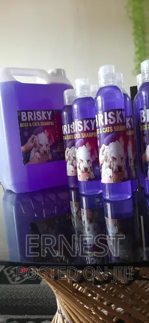 Brisky Dog Cat Shampoo.