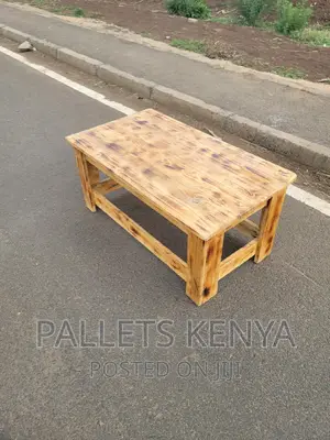 Coffee Table- Pallet Coffee Table.(#)