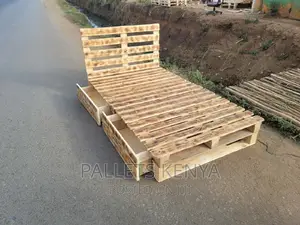 Pallet Bed- 4*6 With Drawers Pallet Bed. (,)
