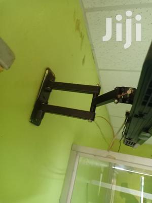 32 Inch Wall Mount
