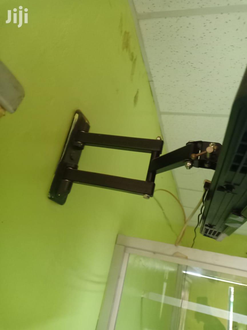 32 Inch Wall Mount