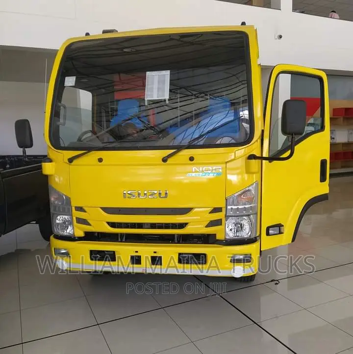 New Isuzu Executive Bus 2023 Yellow