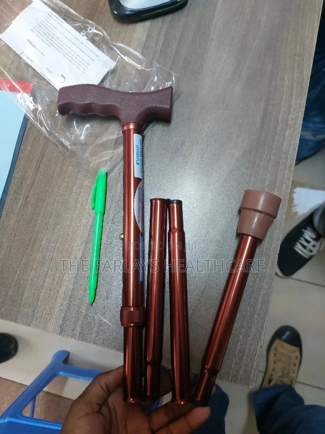 Foldable Walking Stick With Adjustable Height.