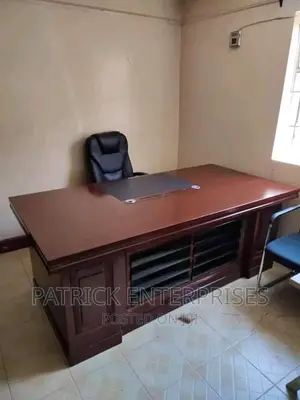 Executive Imported Morden Office Desk 1.6 MTRS