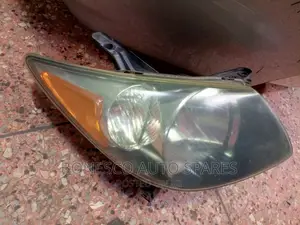 Toyota Voltz Headlight Assembly