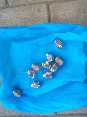 Wheel Nuts/Studs Subaru Forester SH5 Size 19/Size 19