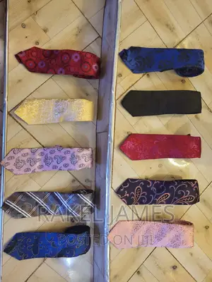 Florer Ties With Pocket Square