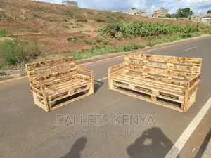 7 Seater Pallet Sofa. (#WT05)