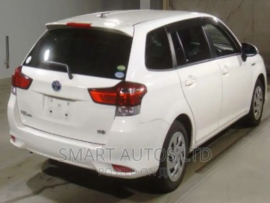 Toyota Corolla Fielder 2018 White
