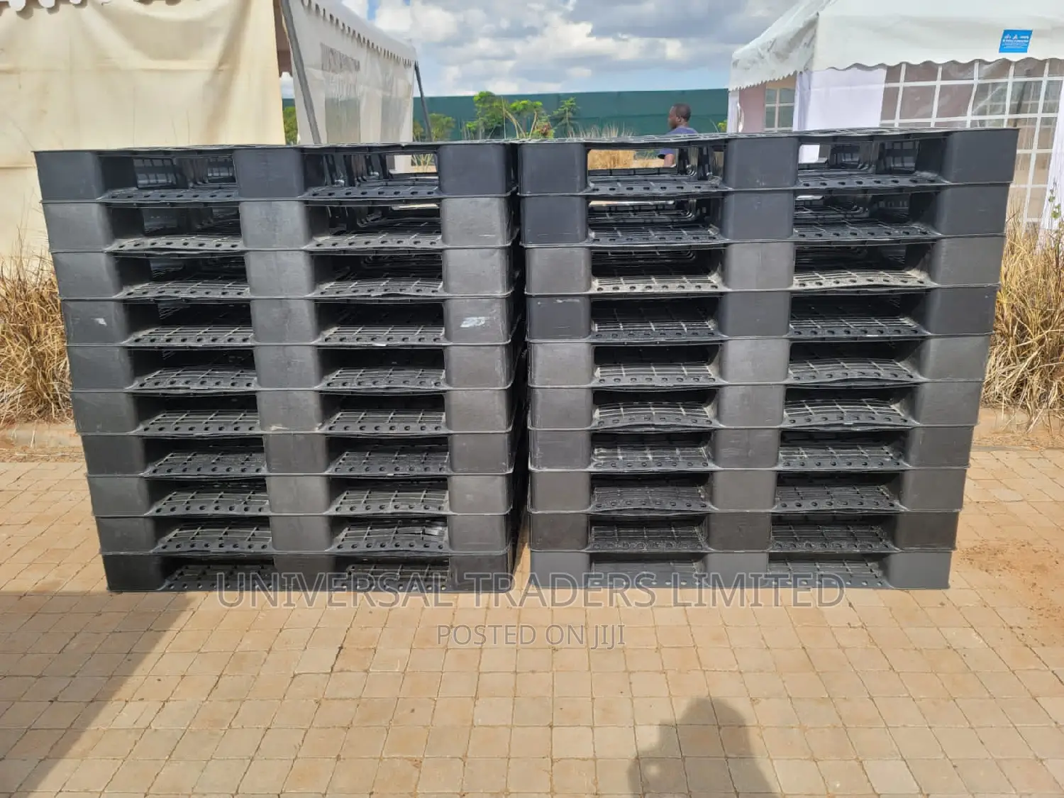 Plastic Pallets - Serrated Plastic Pallets - Heavy Duty Type