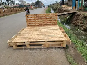 Pallet Bed- 6*6 Pallet Bed With Four Drawers. (#Es)