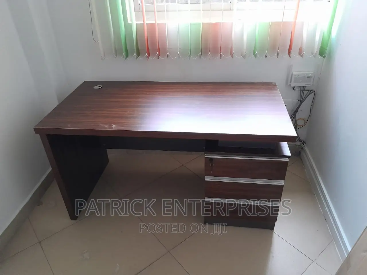 Executive Imported Office Desk 1.4 MTRS