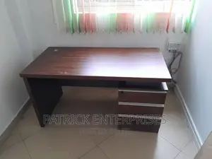 Executive Imported Office Desk 1.4 MTRS
