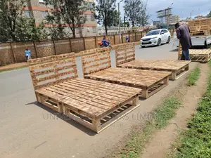 Pallet Bed - Pallets Bed With Blazed Patterns - Pallets Bed