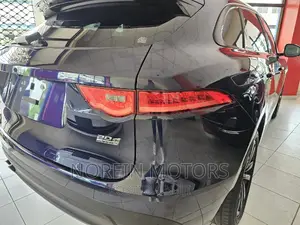 Jaguar F-Pace 2017 Blue