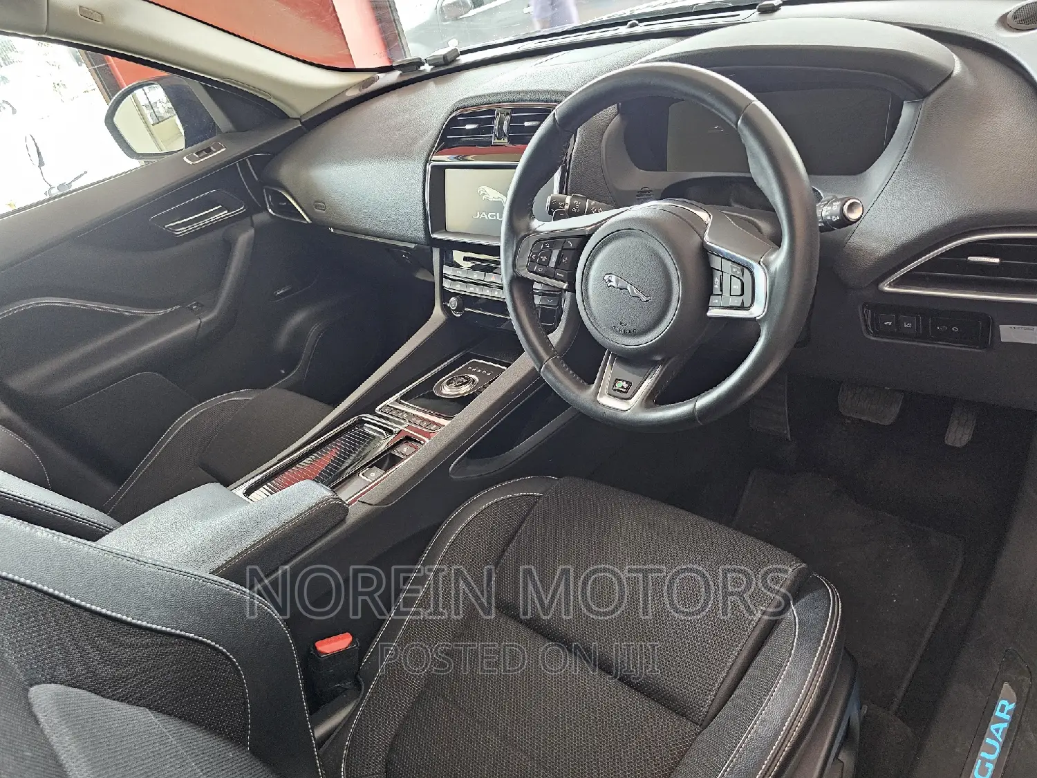 Jaguar F-Pace 2017 Blue