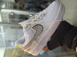 Airforce 1 White Nova Gold Sneakers