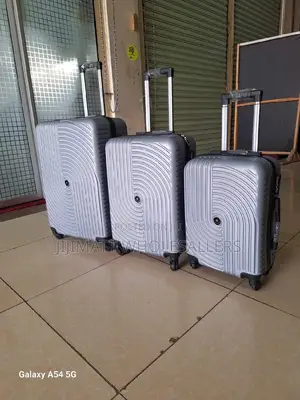 *3 in 1 Luxurious Fibre Suitcase*Size 4
