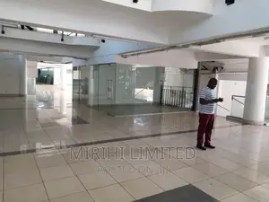 Diamond Plaza Shops to Let