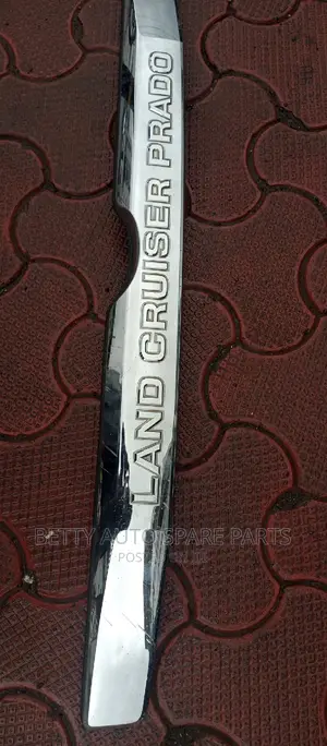 Toyota Land Cruiser Grill