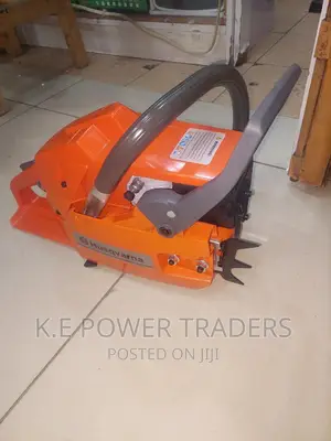 High Powered Husqvarna Powersaw Machine
