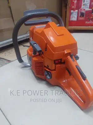 High Powered Husqvarna Powersaw Machine