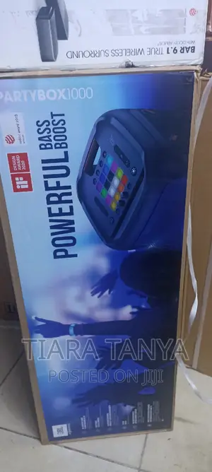 JBL Partybox 1000 With Full Panel Light Effects 1100 Watts