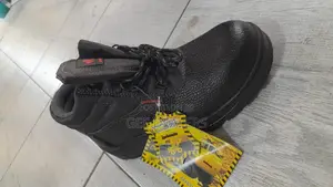 Heavy Duty All Seasons Unisex Safety Boots Available