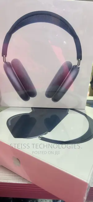 Apple Airpods-Max Headphones.