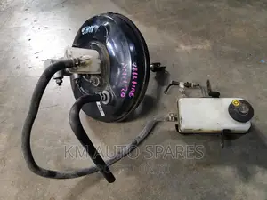 Toyota Vellfire Brake Booster/Master Cylinder.