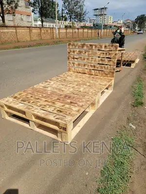 Pallet Bed- 4*6 Detachable and Blazed Pallet Bed.(#EC01)