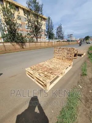Pallet Bed- Bed 4*6 Detachable and Blazed Pallet Bed.(#