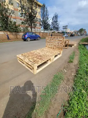 Pallet Bed- 4*6 Detachable and Blazed Pallet Bed. (#Cwt03)