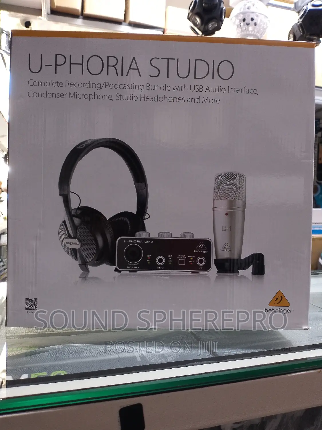 Behringer U-Phoria UM2 Studio Pack