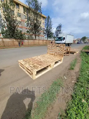 Pallet Bed- 4*6 Detachable and Blazed Pallet Bed. (#Cx02)