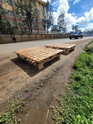 Pallet Bed- 4*6 Slightly Raised Pallet Bed. (#YC04)