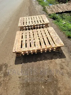 Pallet Bed- 4*6 Slightly Raised Pallet Bed. (#YC06)