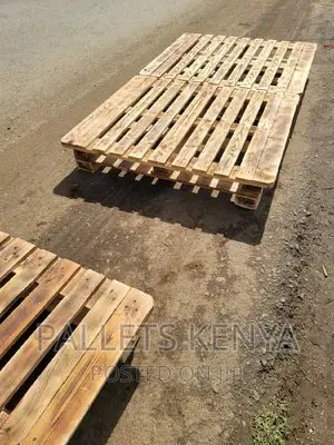 Pallet Bed- 4*6 Slightly Raised Pallet Bed. (#YC010)