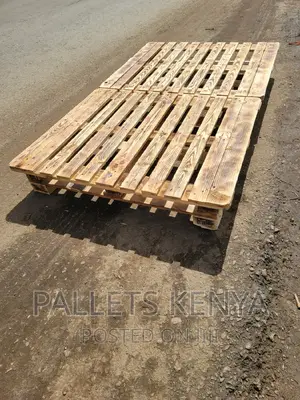 Pallet Bed- 4*6 Slightly Raised Pallet Bed. (#YC015)