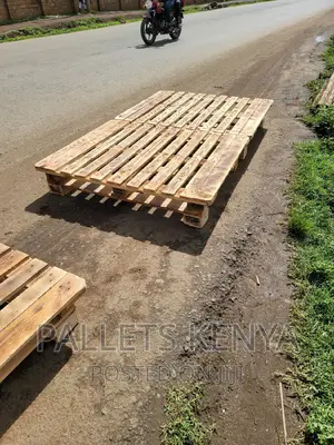 Pallet Bed- 4*6 Slightly Raised Pallet Bed. (#R6,03)