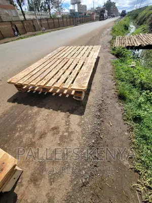 Pallet Bed- 4*6 Slightly Raised Pallet Bed. (R5,04)